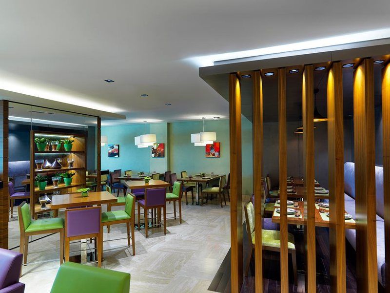 Damac Maison The Vogue Dubai Ngoại thất bức ảnh The interior of a restaurant in the hotel
