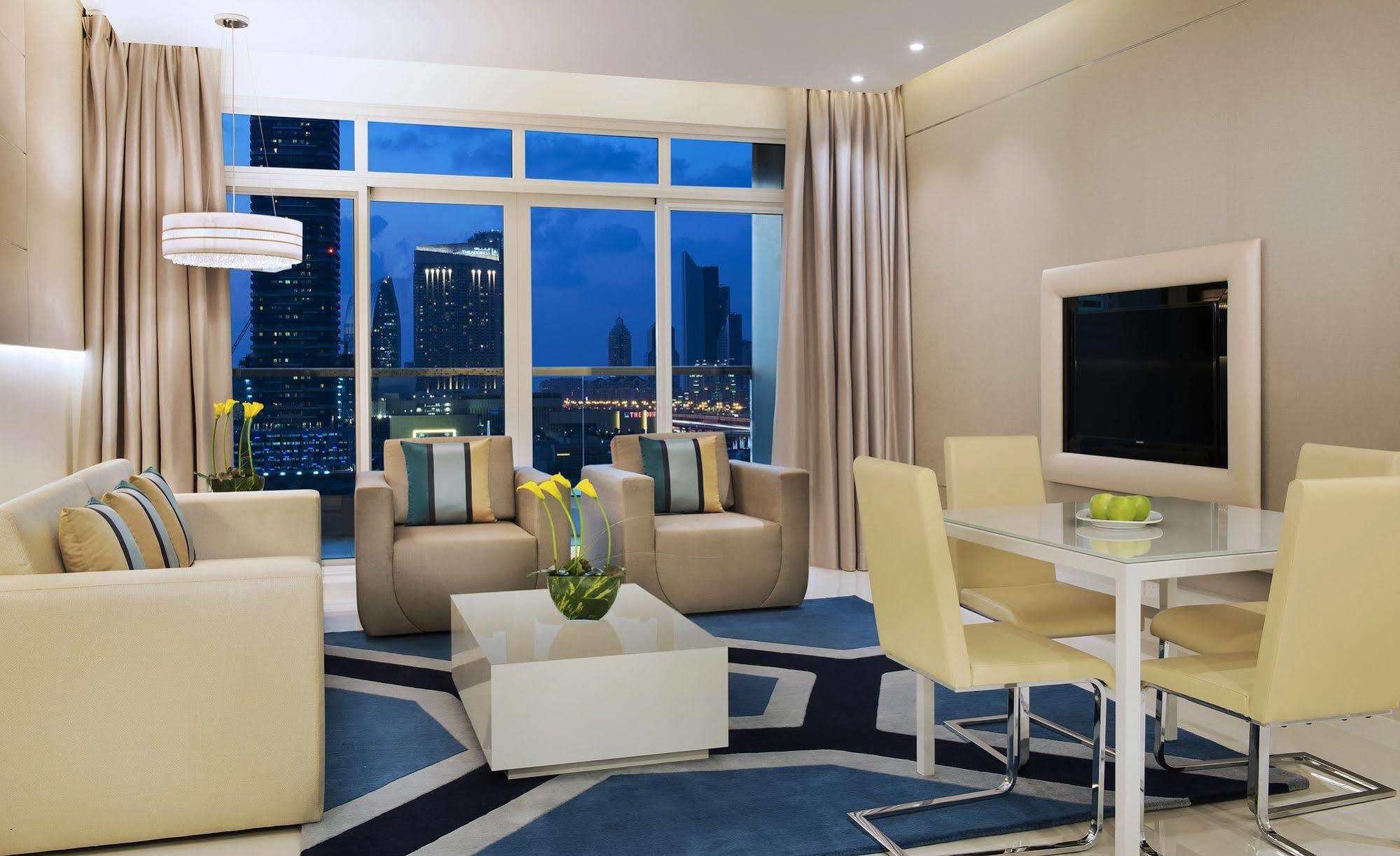 Damac Maison The Vogue Dubai Ngoại thất bức ảnh A living room in a typical apartment