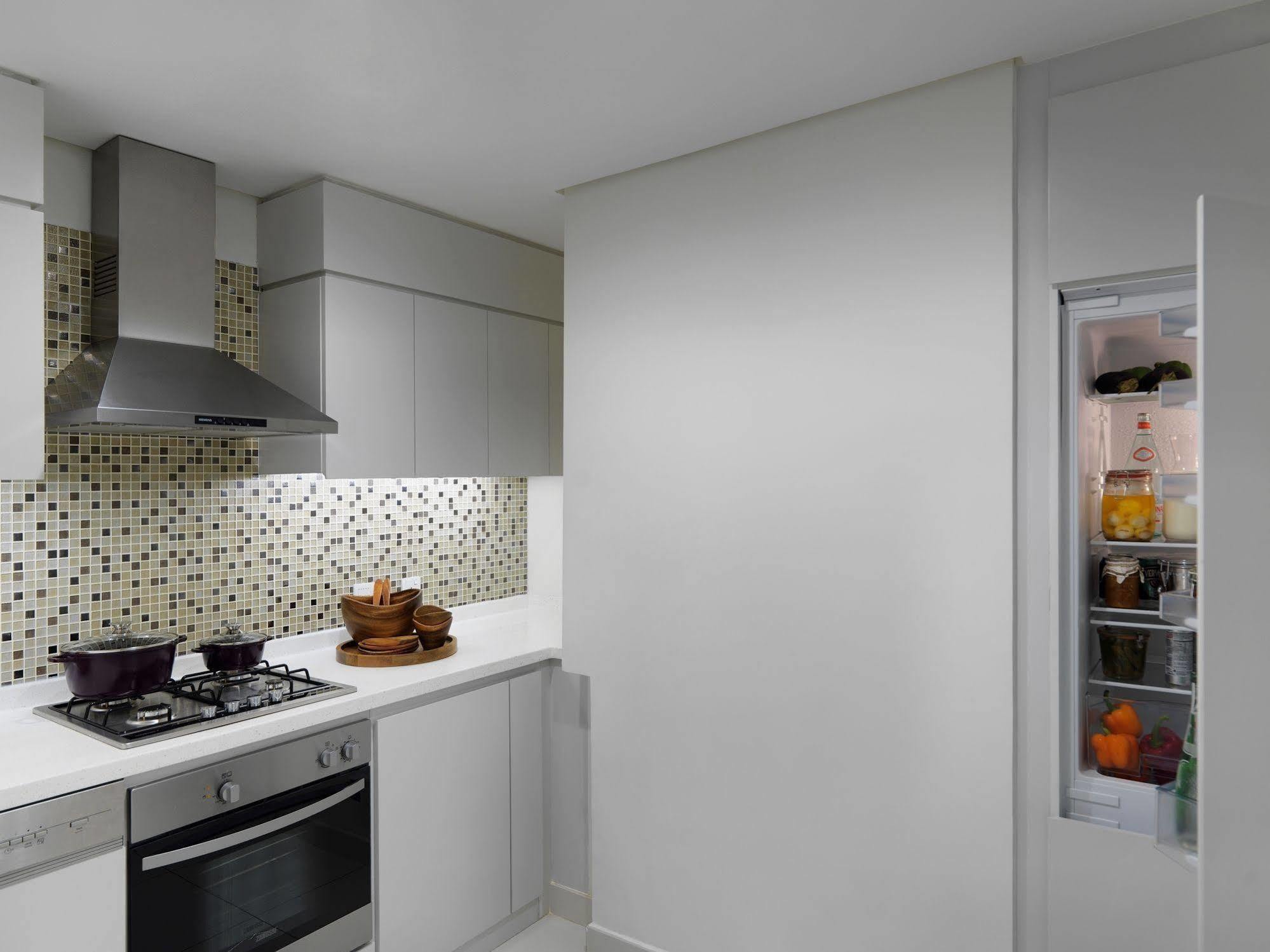 Damac Maison The Vogue Dubai Ngoại thất bức ảnh A built-in refrigerator
